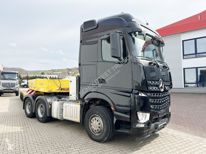 Traktor Mercedes Arocs 3358 LS 6x4 Arocs 3358...