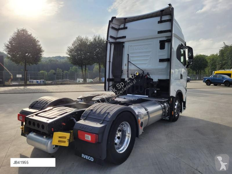 Cap tractor Iveco 460