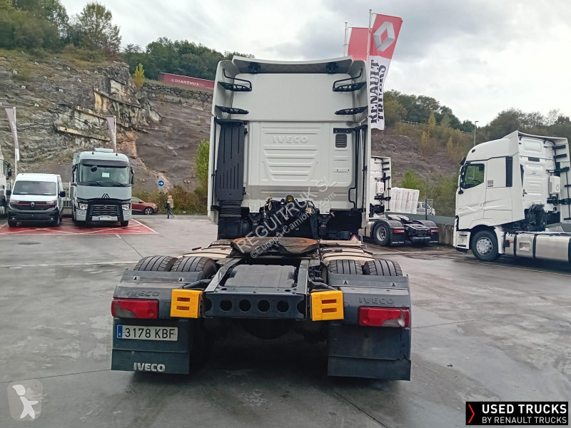 Traktor Iveco