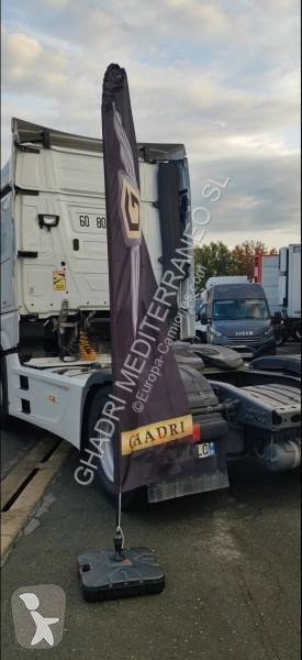 Traktor Mercedes