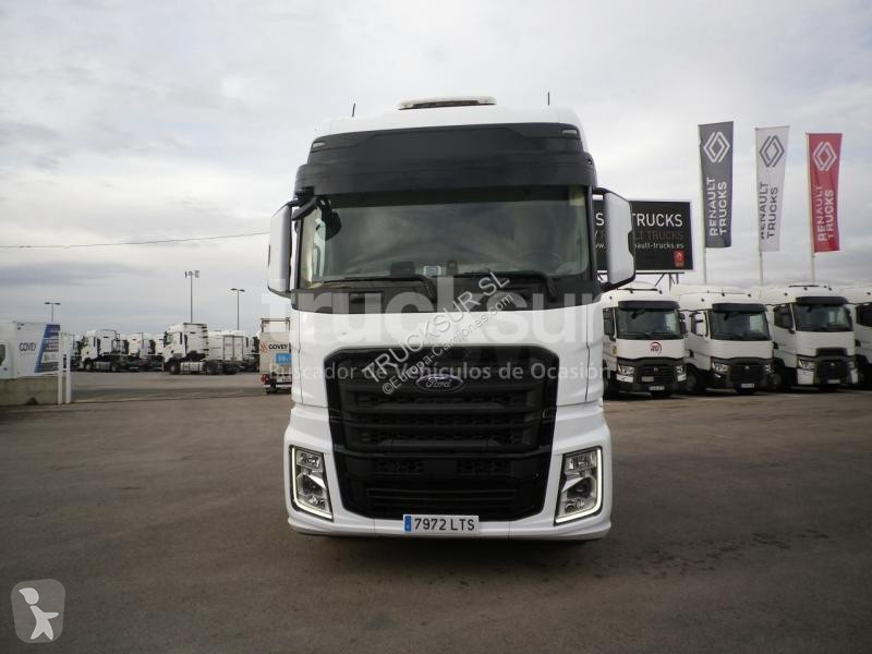 Traktor Ford F-MAX 500