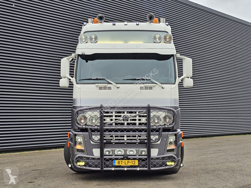Trekker Volvo FH400 4X2 / SHOWTRUCK / SPECIAL /...