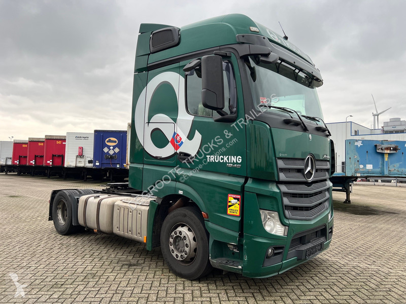 Traktor Mercedes 1845 Bigspace