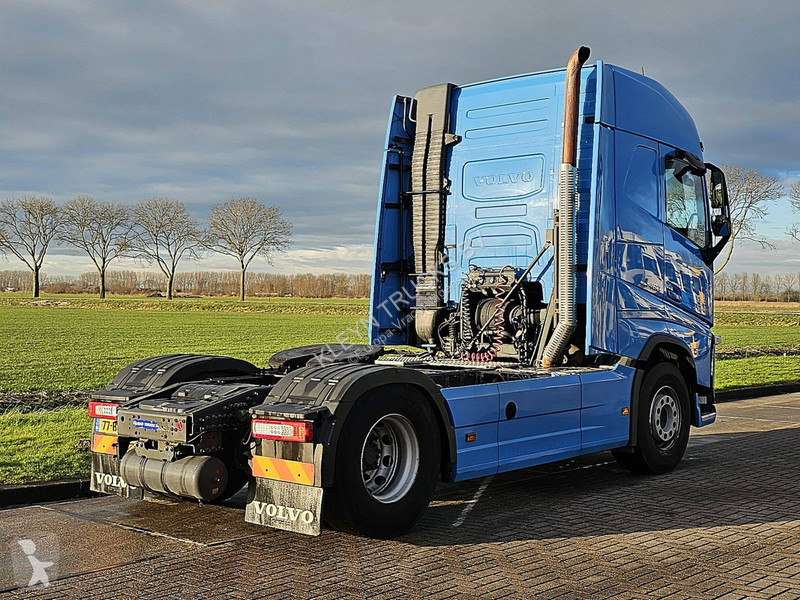 Tractor Volvo FH  PTO SKIRTS VEB+
