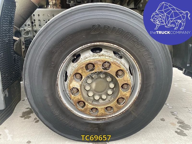 Traktor Mercedes 2048