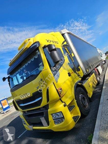 Tahač Iveco