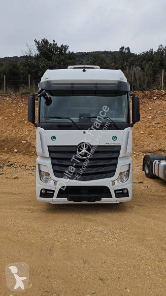Traktor Mercedes