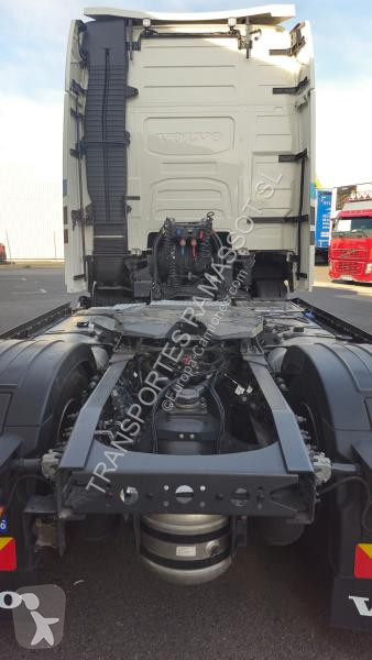 Cabeza tractora Volvo nuevo