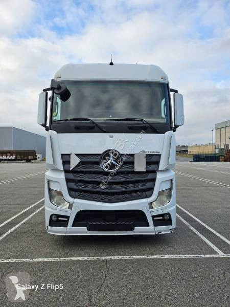 Traktor Mercedes