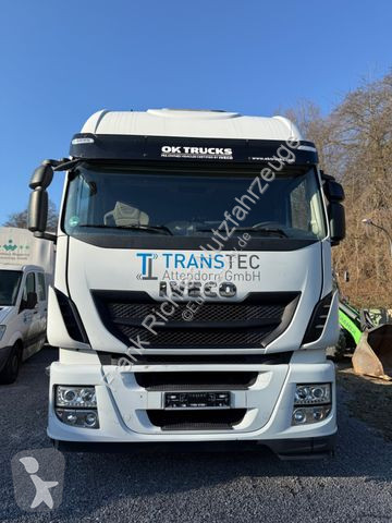 Tahač Iveco...