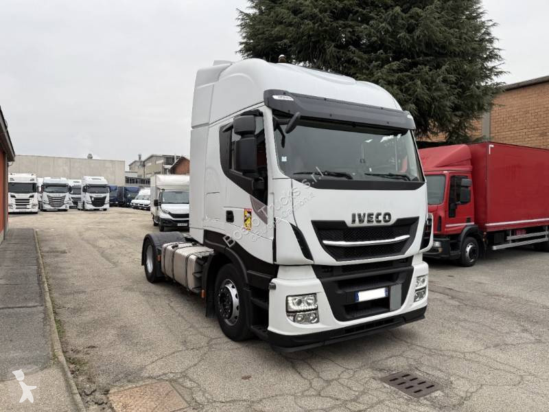 Traktor Iveco