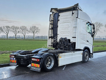 Cabeza tractora Volvo