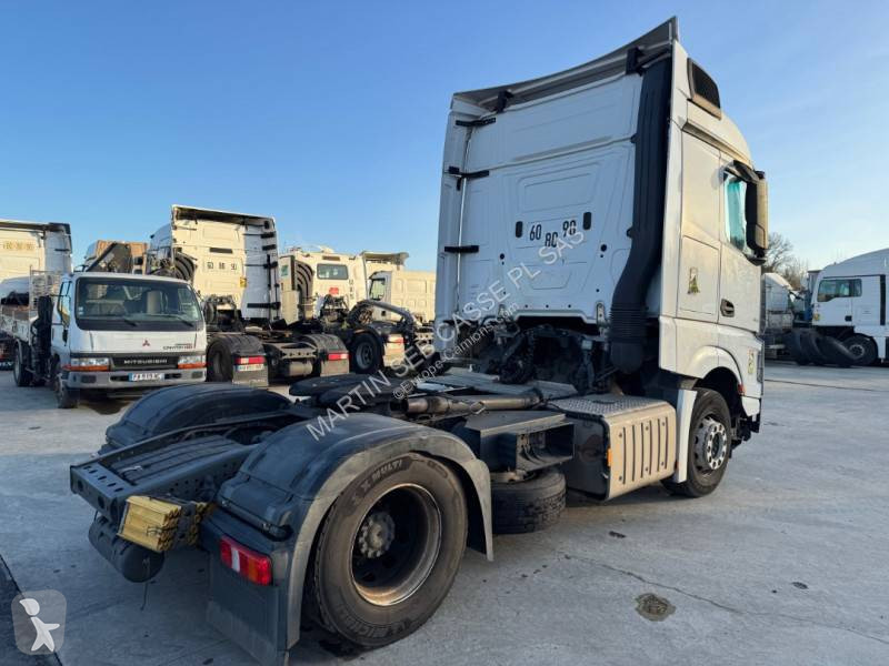 Traktor Mercedes