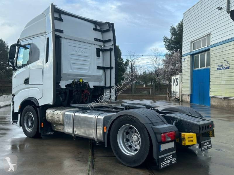 Tahač Iveco