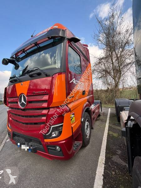 Traktor Mercedes