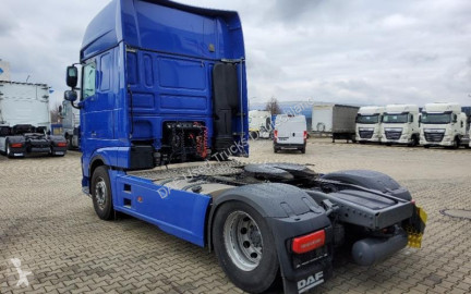 Cabeza tractora DAF