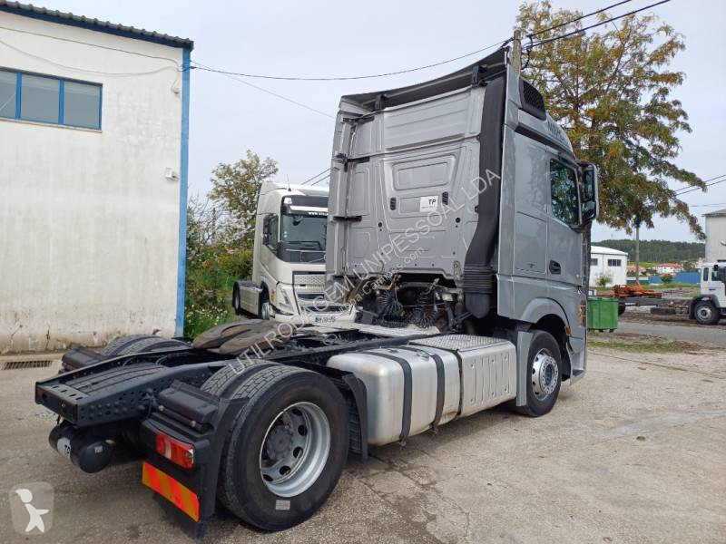 Traktor Mercedes