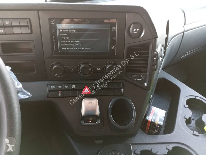 Traktor Mercedes