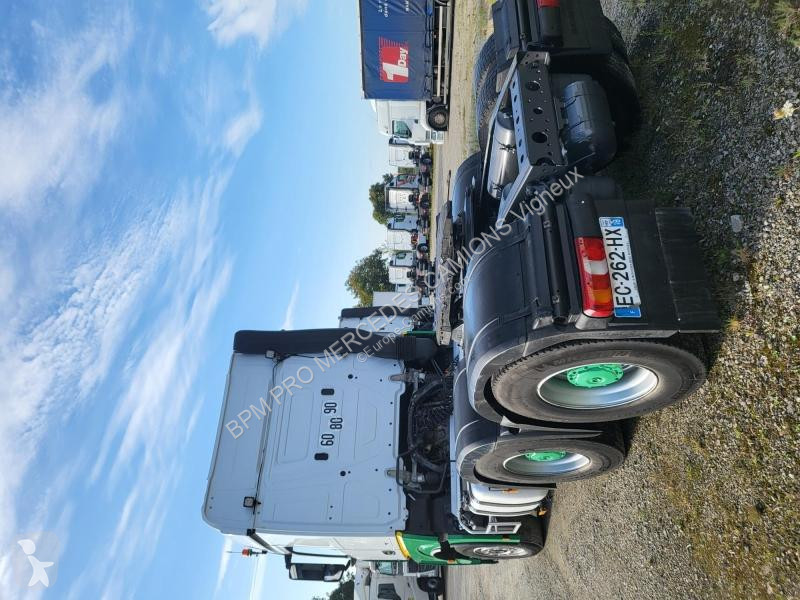 Tracteur Mercedes 3352 E6