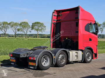 Traktor Iveco