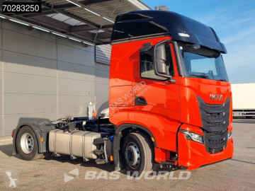 Traktor Iveco
