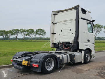 Traktor Mercedes