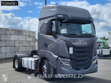 Traktor Iveco