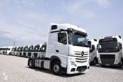 Traktor Mercedes