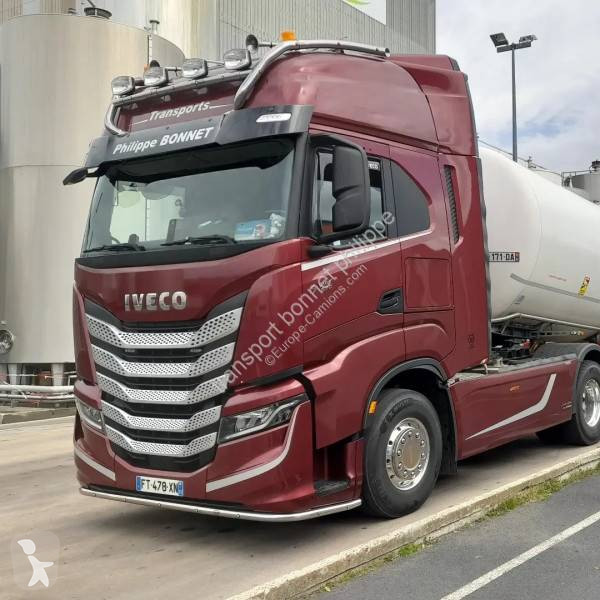Traktor Iveco