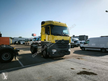 Cabeza tractora Mercedes