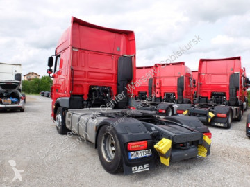 Cabeza tractora DAF