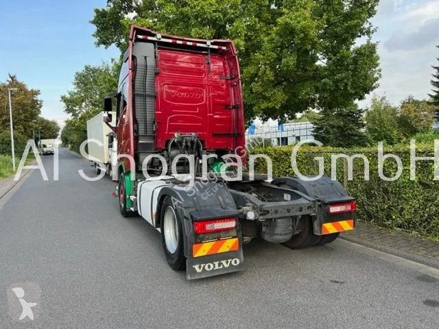 Tahač Volvo FH...