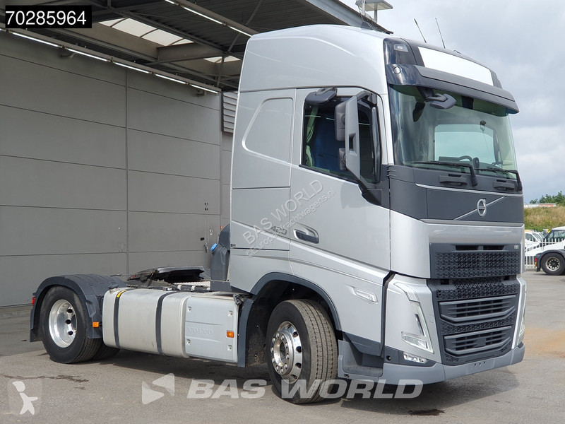 Traktor Volvo 420  4X2 Globetrotter Alcoa LED...