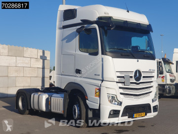 Tahač Mercedes