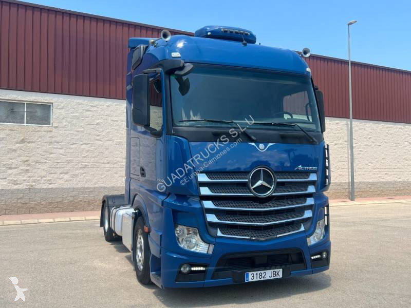 Traktor Mercedes