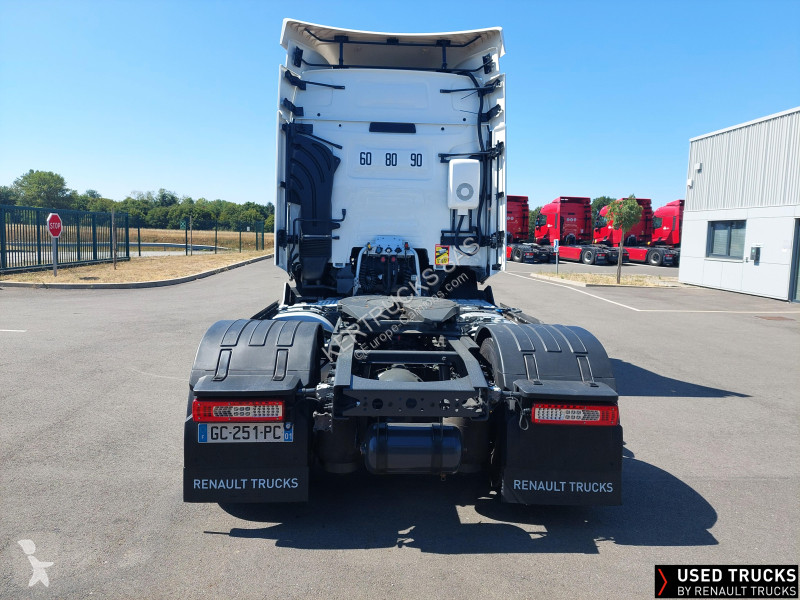 Tahač Renault
