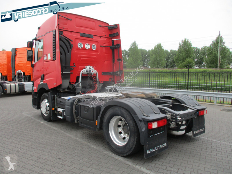 Traktor Renault T HD001