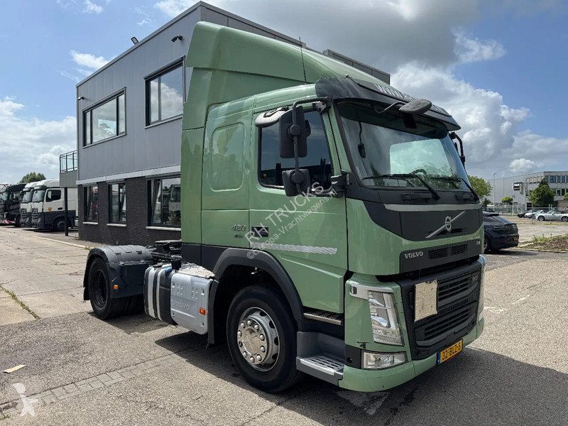 Traktor Volvo 420 4X2 - DIESEL & LNG GAS