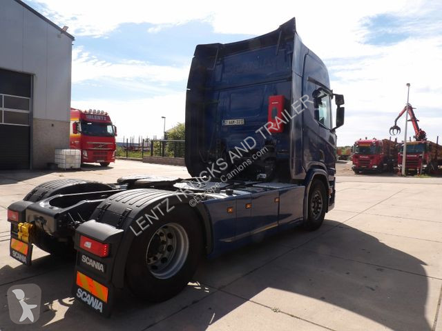 Traktor Scania...