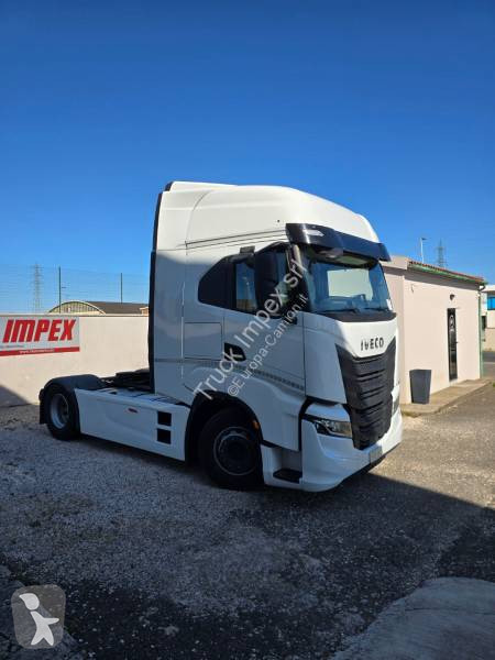 Traktor Iveco
