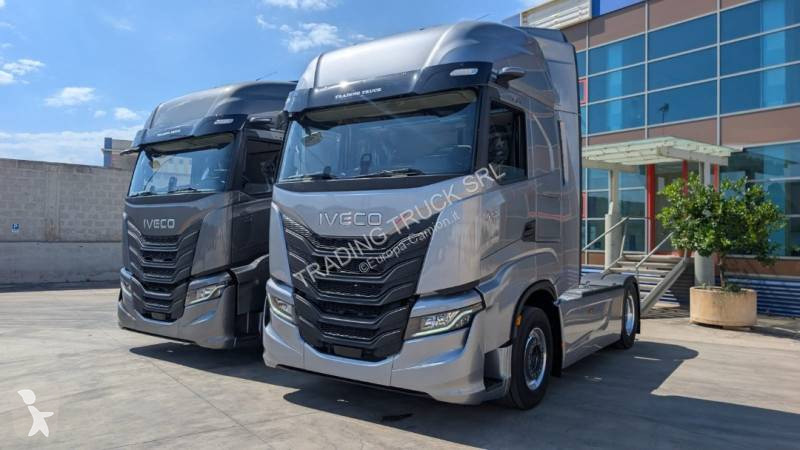 Traktor Iveco