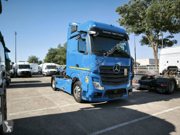Cabeza tractora Mercedes