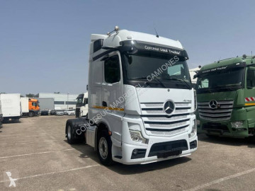 Traktor Mercedes