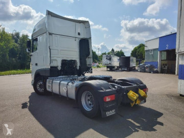 Cabeza tractora DAF
