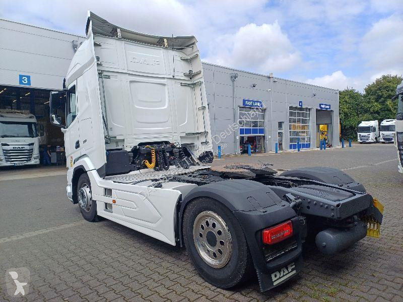 جرار DAF XFn  FT 4X2