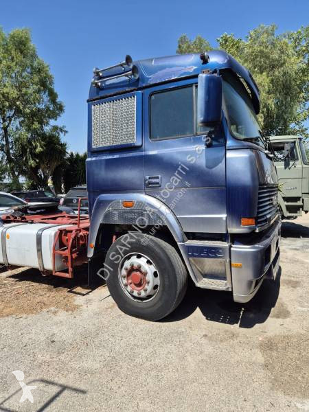 Cabeza tractora Iveco