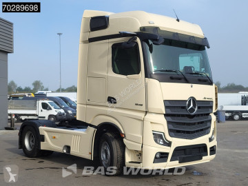 Tahač Mercedes