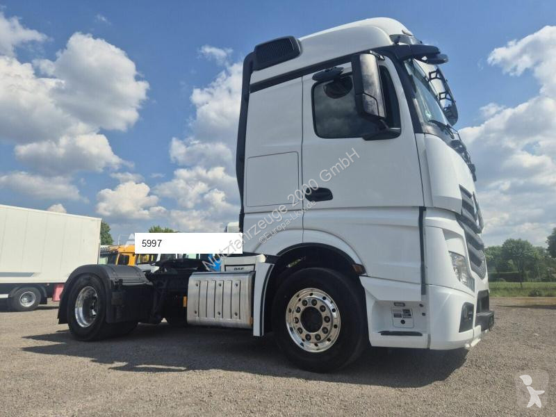 Traktor Mercedes