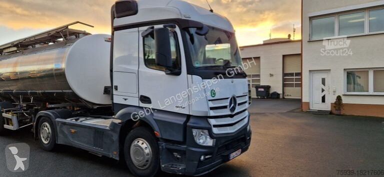 Traktor Mercedes 1842 4x2