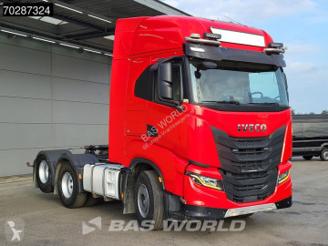 Traktor Iveco
